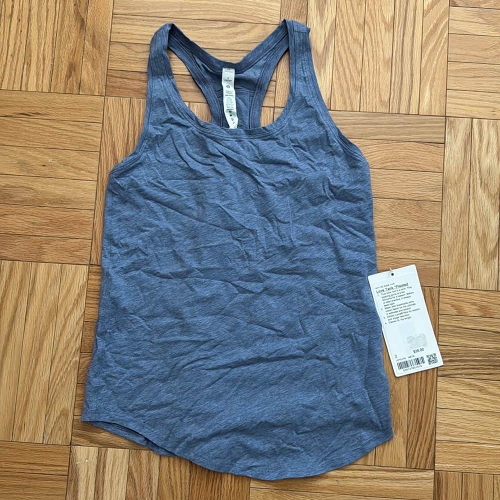 Lululemon love tank pleated, size 2